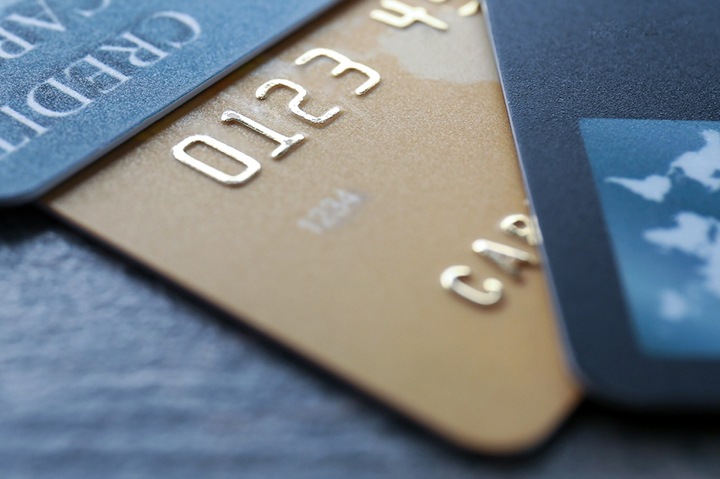 Где можно оформить кредитную карту?