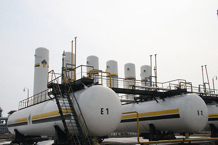 Полиция начала проверку после пожара на Ачинском НПЗ