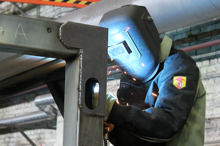 Новосибирский завод «Электроагрегат» начал производство систем энергоснабжения к новейшему ЗРК «Ниобий» Новосибирский завод «Электроагрегат» начал производство систем энергоснабжения к новейшему ЗРК «Ниобий»