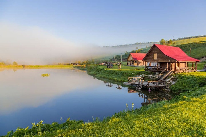 Администрация алтайского села отказала в митинге против запрета на работу турбаз