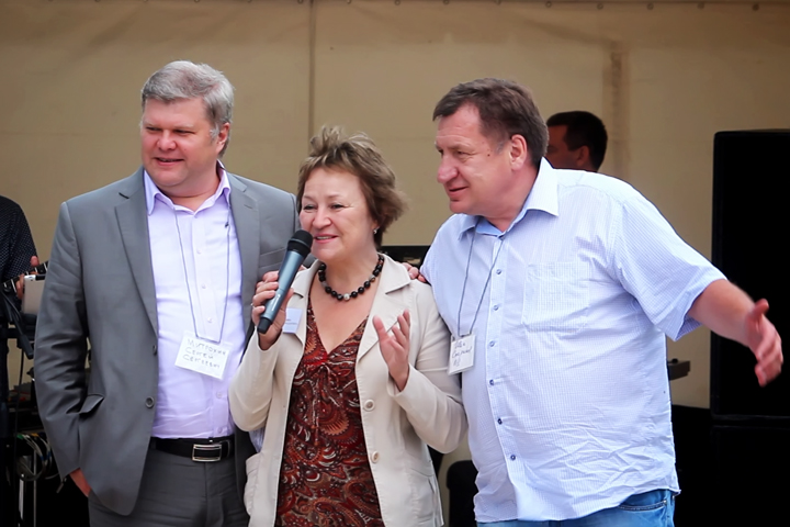 «Требуем отдать нам нашу долю»: «Яблоко» спело для новосибирцев