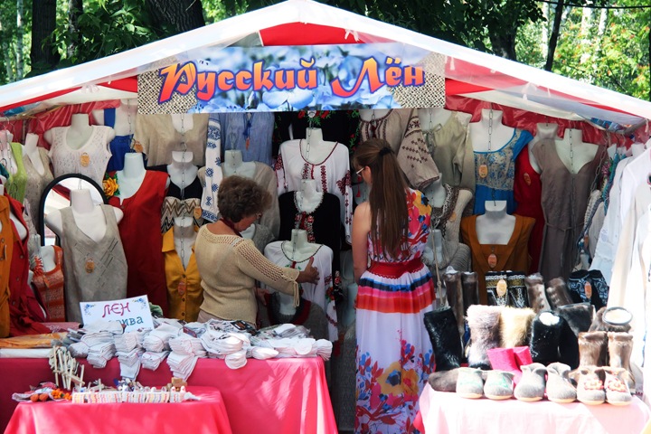 Локоть создал «оперативный штаб» для борьбы с незаконной торговлей