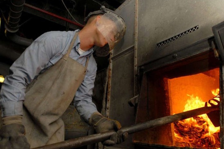 Кочегары Минобороны в Забайкалье требуют повышения зарплаты Кочегары Минобороны в Забайкалье требуют повышения зарплаты