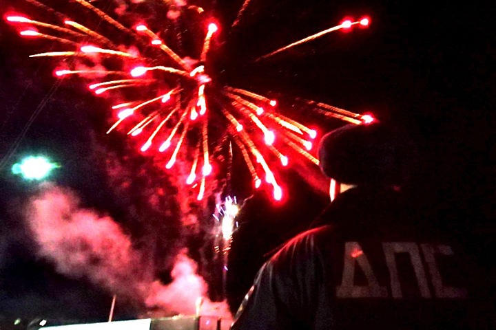 Барнаулец упал в Катунь со скалы при запуске фейерверка