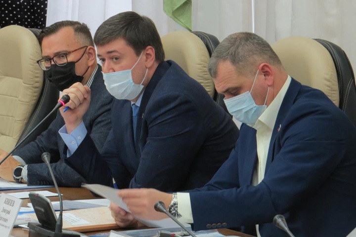 Один из пострадавших отказался от претензий к напавшему на него бердскому депутату