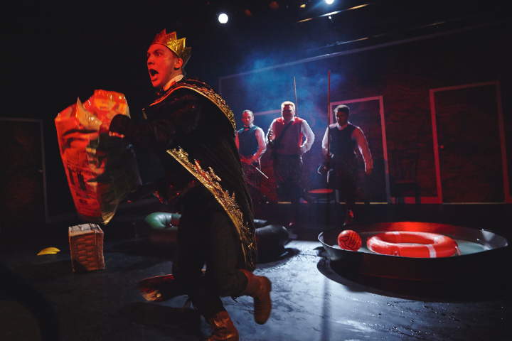 Премьера в «Глобусе»: трое в лодке, не считая Джерома Премьера в «Глобусе»: трое в лодке, не считая Джерома