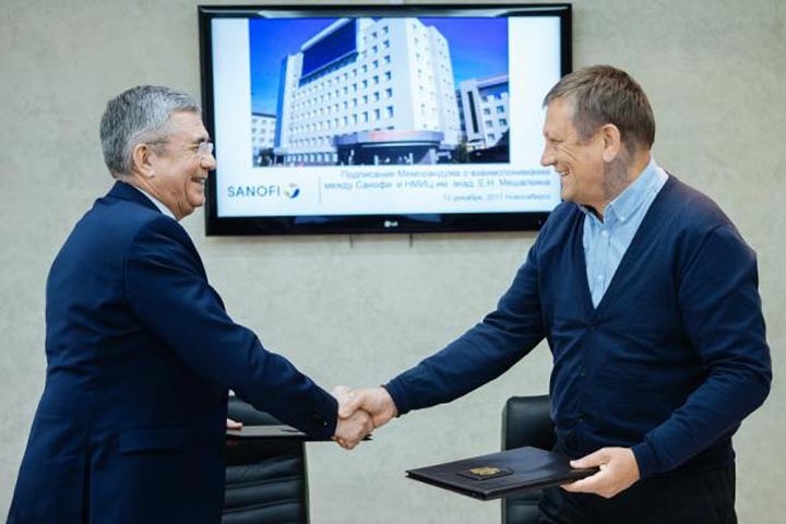 Коллектив клиники Мешалкина узнал о зарплатах родственников Караськова Коллектив клиники Мешалкина узнал о зарплатах родственников Караськова