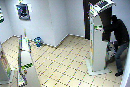 Взломщик платежных терминалов погиб в ДТП, скрываясь от полиции в Иркутской области (видео)