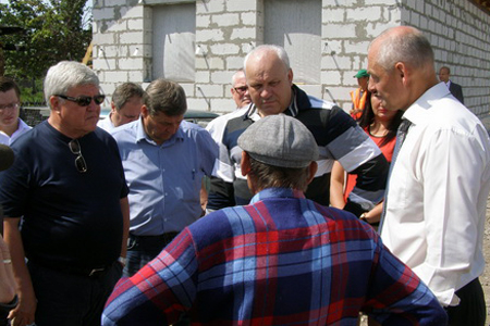 Сибирский полпред заметил отставание в восстановлении жилья в Хакасии