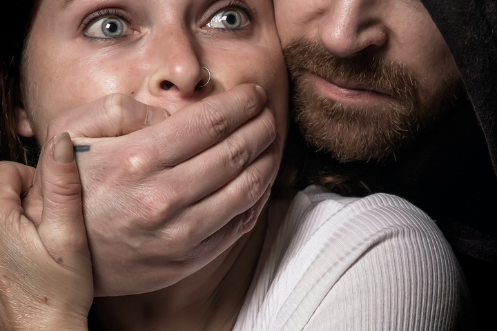 Муж избивал уроженку Украины вместе с детьми в Сибири: «Заставлял старших детей бить Свету, мог назвать малышку тварью» Муж избивал уроженку Украины вместе с детьми в Сибири: «Заставлял старших детей бить Свету, мог назвать малышку тварью»