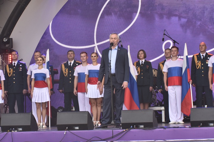 Роспотребнадзор предложил Травникову запретить массовые мероприятия под предлогом ковида