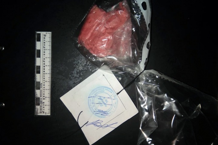 «Стал давить на руку, на которой нет пальцев»: как из новосибирца сделали крупного закладчика «синтетики» «Стал давить на руку, на которой нет пальцев»: как из новосибирца сделали крупного закладчика «синтетики»