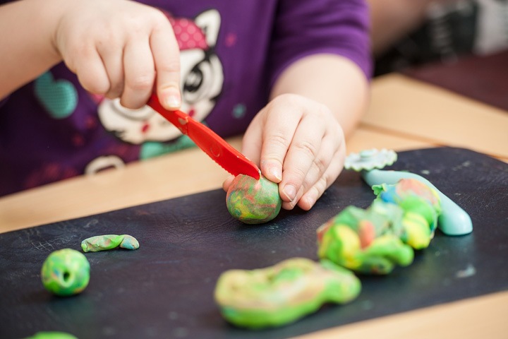 Воспитанники новосибирского детсада получили ожоги глаз после использования кварцевой лампы