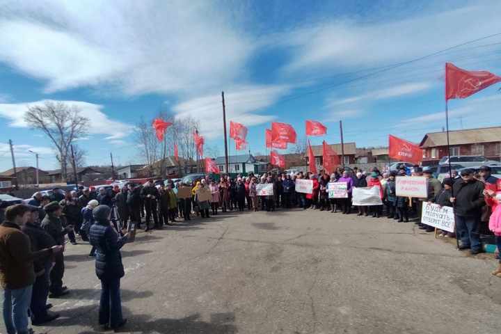 Жители Алтайского края пригрозили Путину зарезать коров, если он не вмешается в регулирование цен на молоко Жители Алтайского края пригрозили Путину зарезать коров, если он не вмешается в регулирование цен на молоко