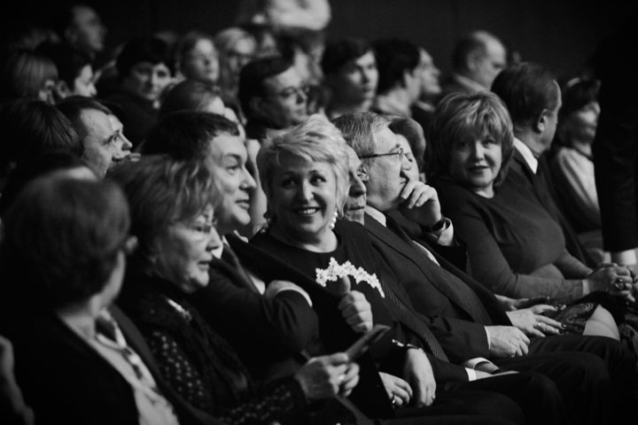 Сотрудники новосибирской филармонии выразили недоверие директору Татьяне Людмилиной Сотрудники новосибирской филармонии выразили недоверие директору Татьяне Людмилиной