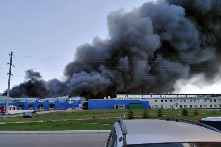 Входящий в группу «Черкизово» «Алтайский бройлер» загорелся в Бийске