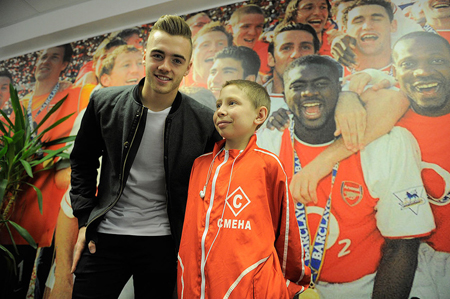 Новосибирские детдомовцы сыграли с лондонским «Арсеналом»