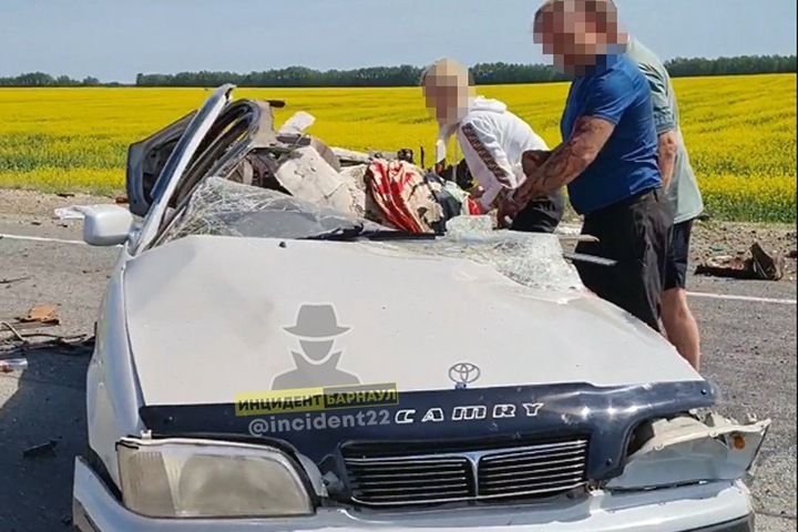 Двое взрослых и ребенок погибли в страшной аварии на Чуйском тракте Двое взрослых и ребенок погибли в страшной аварии на Чуйском тракте