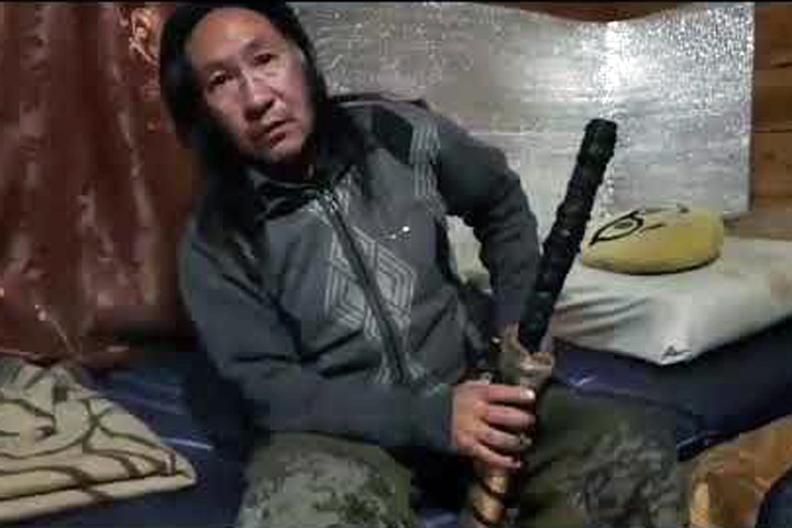 Шамана Александра Габышева оштрафовали за размахивание мечом в сторону полицейского