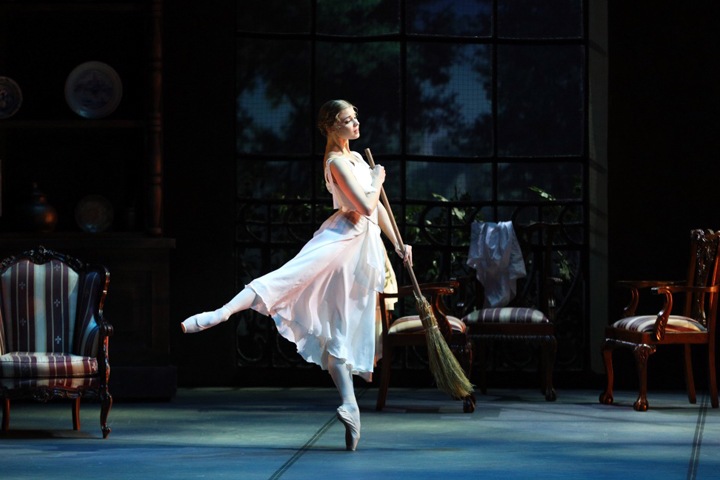 Премьера «Золушки» в Новосибирске. Как питерцы зарабатывают на спектакле Премьера «Золушки» в Новосибирске. Как питерцы зарабатывают на спектакле