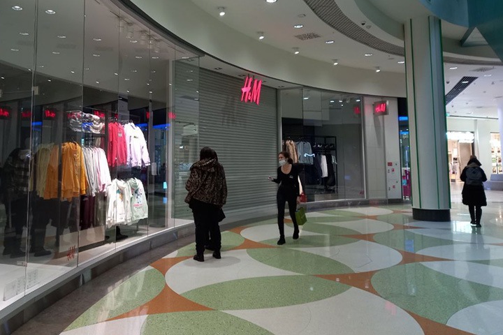 Россияне стали реже посещать ТЦ после ухода иностранных брендов Россияне стали реже посещать ТЦ после ухода иностранных брендов