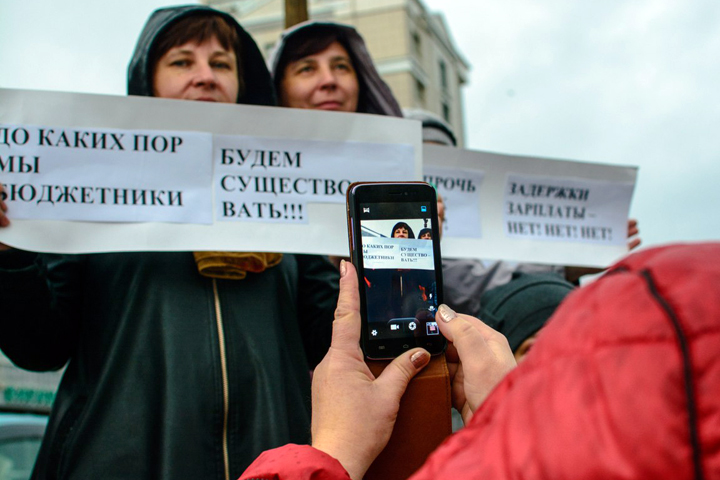 Учителя еще одной школы Забайкалья приостановят работу из-за долгов