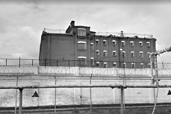 Сотрудников кемеровского СИЗО обвинили в избиениях заключенных и изнасиловании Сотрудников кемеровского СИЗО обвинили в избиениях заключенных и изнасиловании