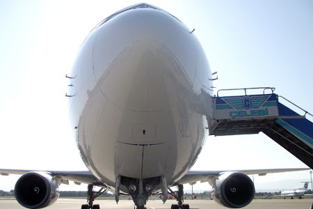 Самолет Nordwind Airlines загорелся после посадки в Красноярске Самолет Nordwind Airlines загорелся после посадки в Красноярске