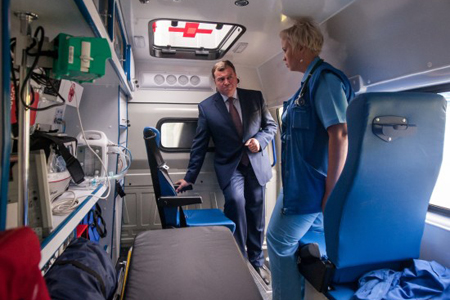 Новые машины скорой помощи поступили в медучреждения Новосибирской области