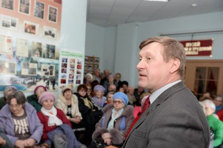 Локоть считает, что отмена регистрации Знаткова согласована с Москвой