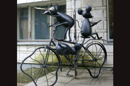 Памятник «фымышатам» появился в новосибирском Академгородке Памятник «фымышатам» появился в новосибирском Академгородке