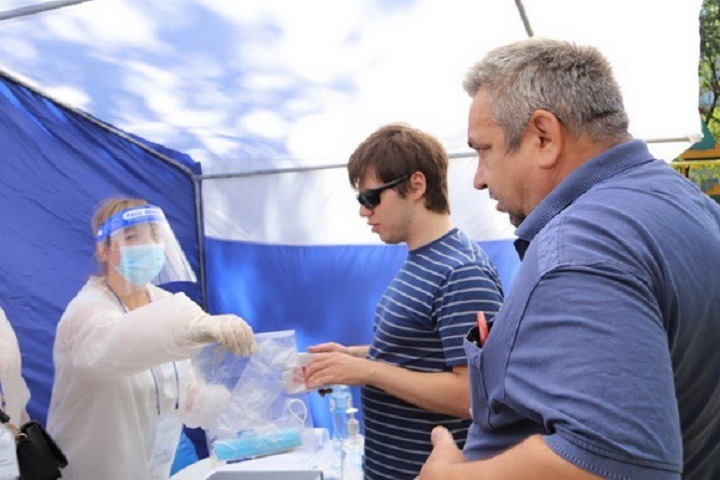 Новосибирец проголосовал по поправкам в Конституцию за жену Новосибирец проголосовал по поправкам в Конституцию за жену