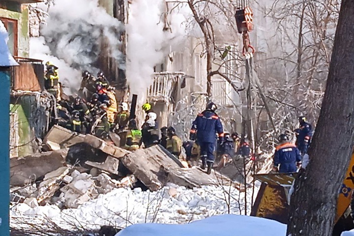 Число погибших при обрушении дома в Новосибирске выросло до трех