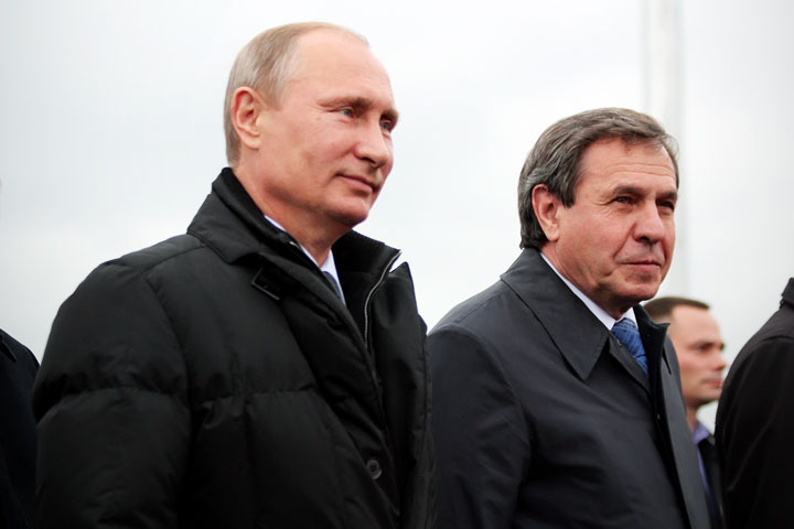 Владимир Городецкий выслушал Путина и Медведева Владимир Городецкий выслушал Путина и Медведева