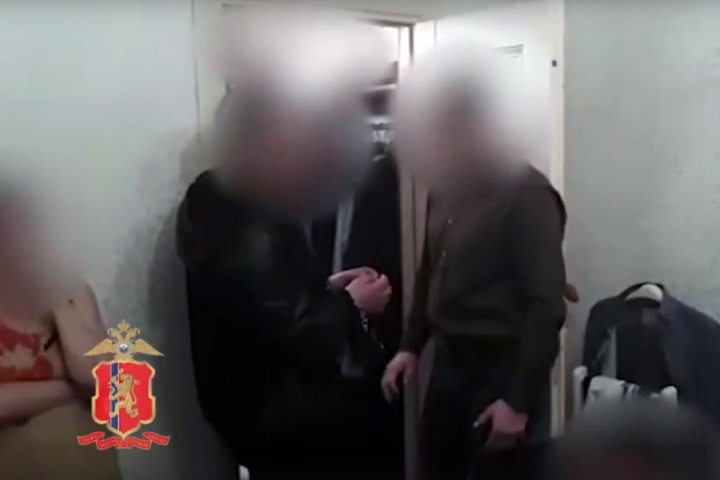 Названный фигурантом дела о детском порно красноярец получил президентский грант и лицензию на работу с несовершеннолетними