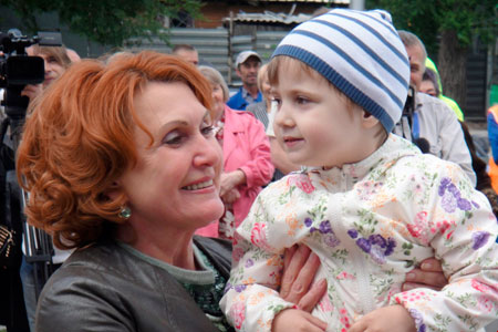 Путин поощрил спикера новосибирского горсовета Надежду Болтенко президентской благодарностью