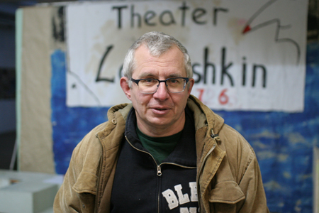 Спектакль про 90-е в Новосибирске: «Если это было время надежд, как мы оказались в такой заднице?» Спектакль про 90-е в Новосибирске: «Если это было время надежд, как мы оказались в такой заднице?»