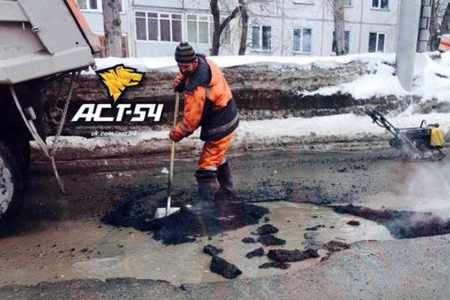 «Твердая установка — в лужи не бросать»: мэр Новосибирска о ремонте дорог