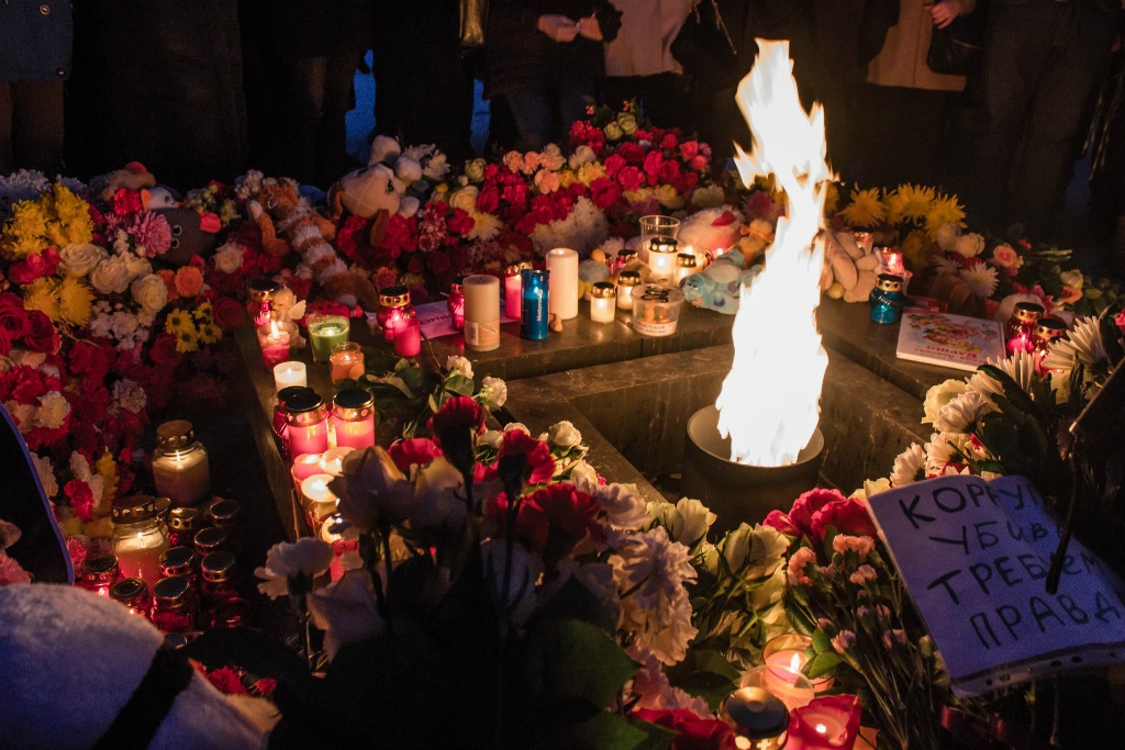 Ася Тумановская, группа Петербург. Сбор в память о погибших в Кемерово Ася Тумановская, группа Петербург. Сбор в память о погибших в Кемерово