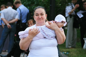 Новосибирские сторонники Кургиняна собирают подписи против ювенальной юстиции (фото)
