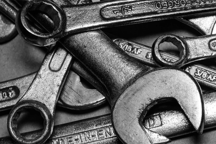 Омский подросток подозревается в убийстве гаечным ключом. Жертва не хотела мыть пол Омский подросток подозревается в убийстве гаечным ключом. Жертва не хотела мыть пол