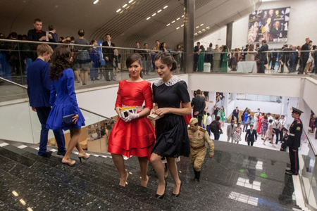 Молодежный Губернаторский бал в Новосибирске собрал более 700 участников