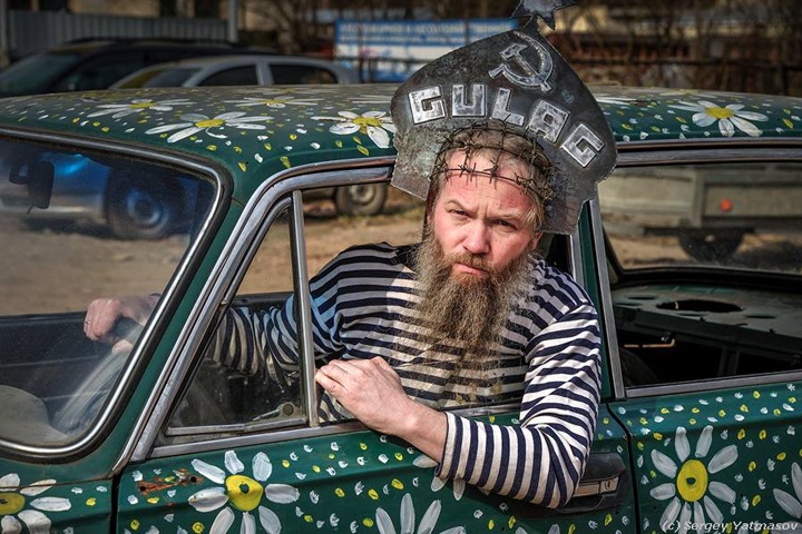 Красноярский художник Слонов: «Распыляют над Россией какой-то газ страхопаралитический» Красноярский художник Слонов: «Распыляют над Россией какой-то газ страхопаралитический»