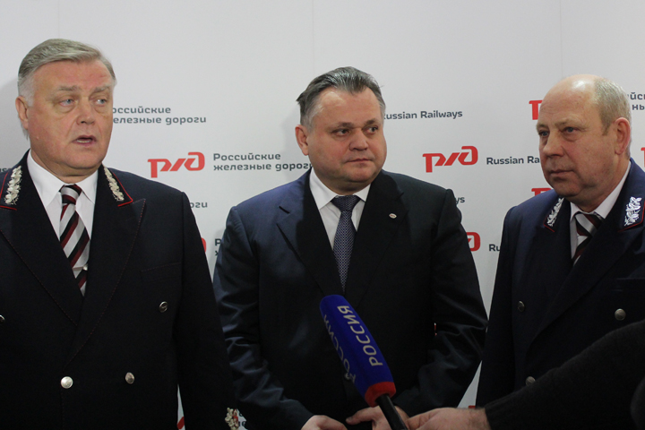 Губернатор Новосибирской области поблагодарил нового начальника ЗСЖД за работу в Карасуке Губернатор Новосибирской области поблагодарил нового начальника ЗСЖД за работу в Карасуке