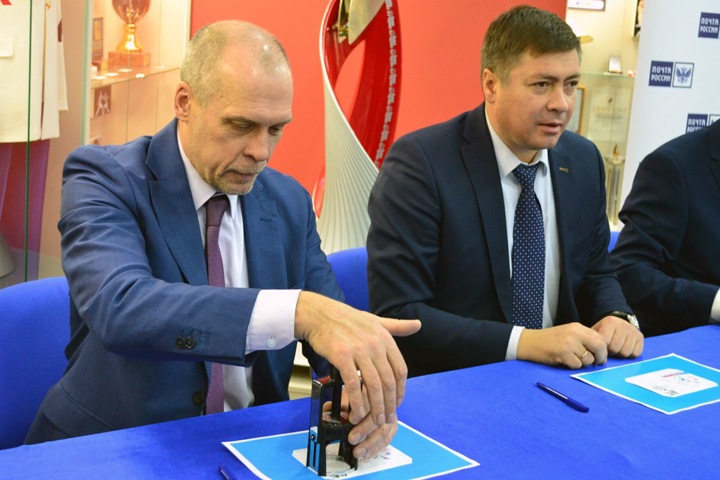 «Ни инвентаря, ни питания, ничего нет»: экс-главный тренер ФК «Новосибирск» о причинах провала «Ни инвентаря, ни питания, ничего нет»: экс-главный тренер ФК «Новосибирск» о причинах провала