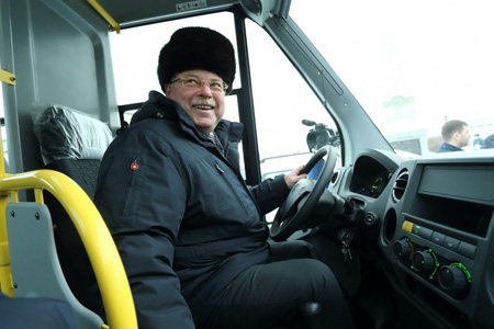 Жвачкин: Во многих населенных пунктах асфальтоукладчика не видели десятки лет Жвачкин: Во многих населенных пунктах асфальтоукладчика не видели десятки лет