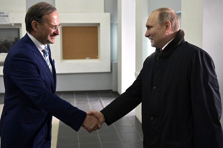 «Известный физик-ядерщик Лаврентий Павлович Берия»: как Академгородок дождался Путина «Известный физик-ядерщик Лаврентий Павлович Берия»: как Академгородок дождался Путина