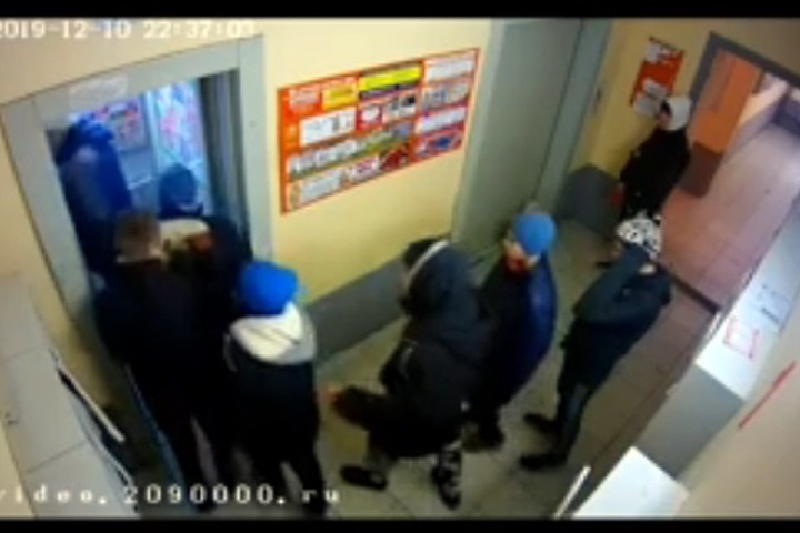 Дело завели после нападений подростков на жителей Первомайки в Новосибирске Дело завели после нападений подростков на жителей Первомайки в Новосибирске