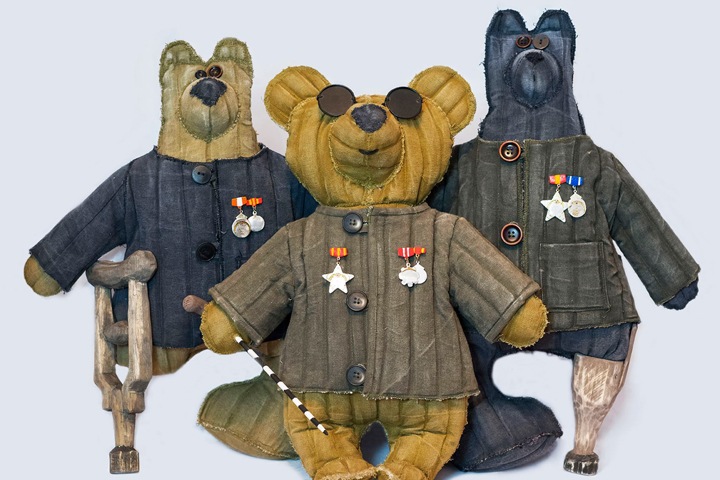 Сибирский художник нашел путь России в «ватном медведе» Сибирский художник нашел путь России в «ватном медведе»