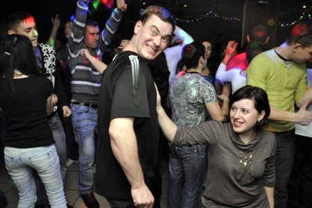 Американская газета предложила отметить фестиваль Санта-Клаусов в омском клубе «Эверест» Американская газета предложила отметить фестиваль Санта-Клаусов в омском клубе «Эверест»